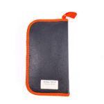 Чорний чохол з помаранчевою окантовкою